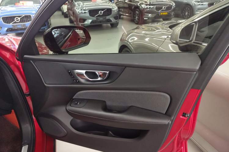 Used Volvo S60 2020 T4 Zhiyuan Sport Edition
