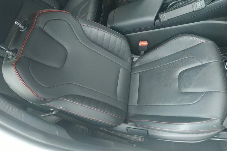 Used Hyundai Elantra 2022 240TGDi DCT LUX Prestige Edition