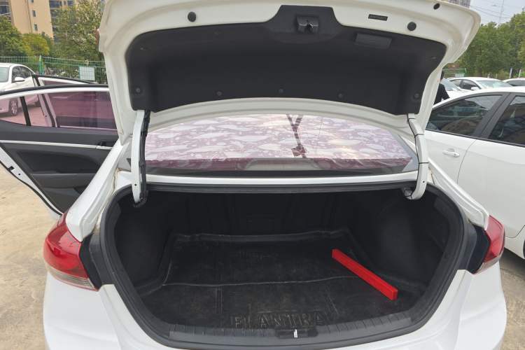 Used Hyundai Elantra 2016 1.6L Automatic ZhiXuan – Elite Version
