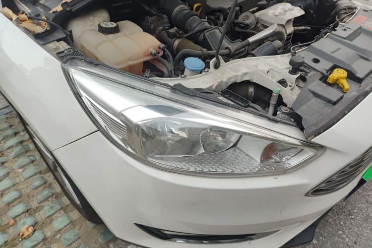 Used Ford Focus 2015 Sedan EcoBoost 125 Automatic Supreme Style Edition
