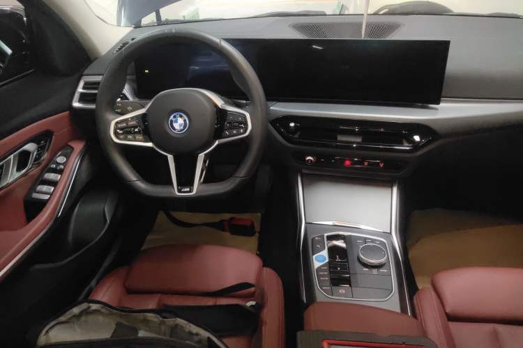 Used BMW i3 2025 eDrive 35 L
