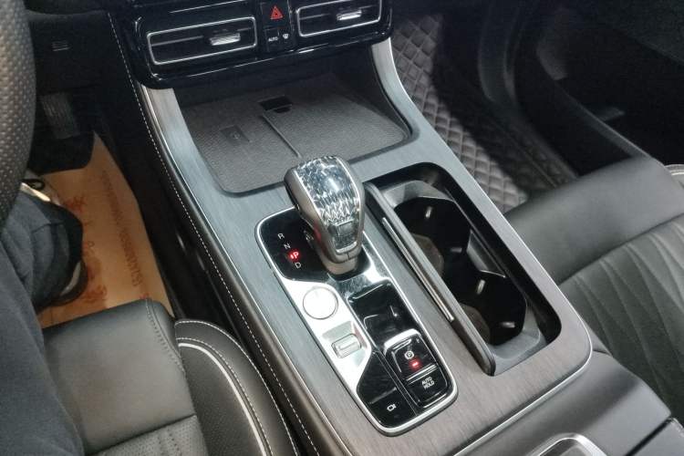 Used GAC Trumpchi GS8 2024 Linghang Series 2.0 TGDI Two-Wheel Drive Luxury Smart Connectivity Version
