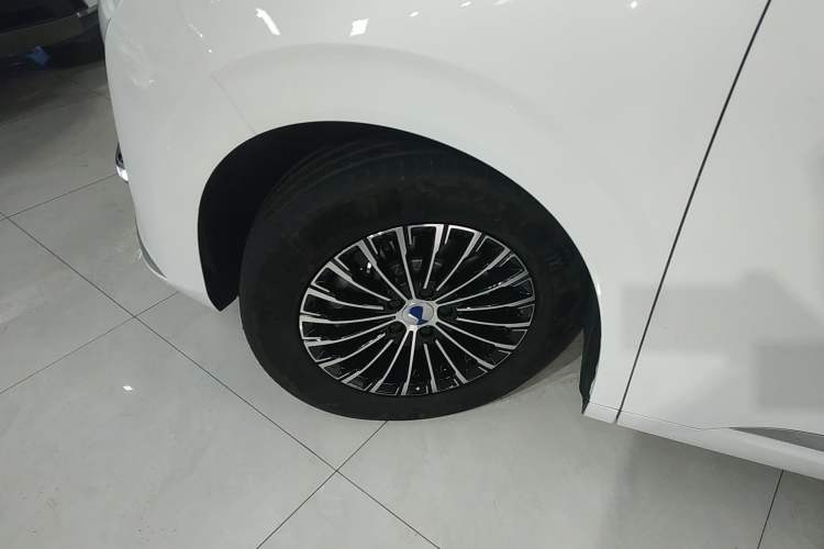 Used Denza D9 2024 DM-i 980 Four-Wheel Drive Prestige Model