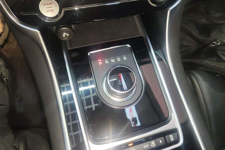 Used Jaguar XFL 2017 XFL 2.0T 200PS Windflower Edition
