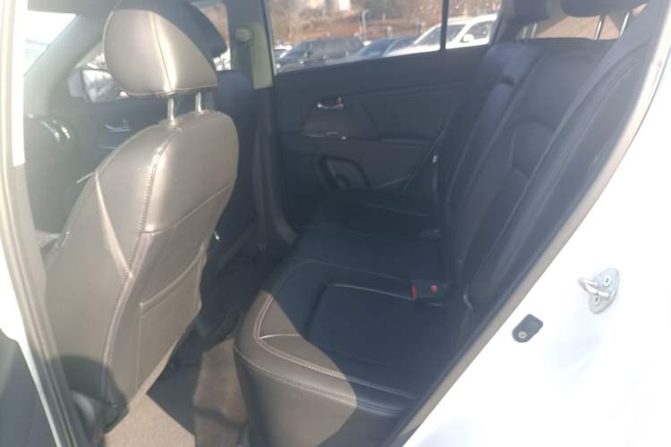 Used Kia Sportage R 2015 2.0L Automatic Two-Wheel Drive DLX Model