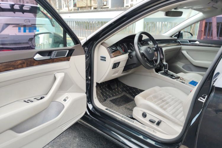 Used Volkswagen Magotan 2017 330TSI DSG Luxury Model
