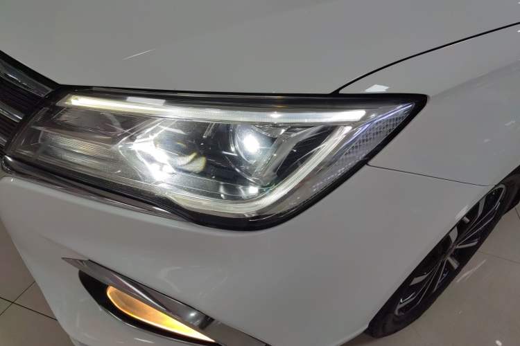 Used Roewe i5 2020 1.5L Automatic 4G Connect Luxury Flagship Edition
