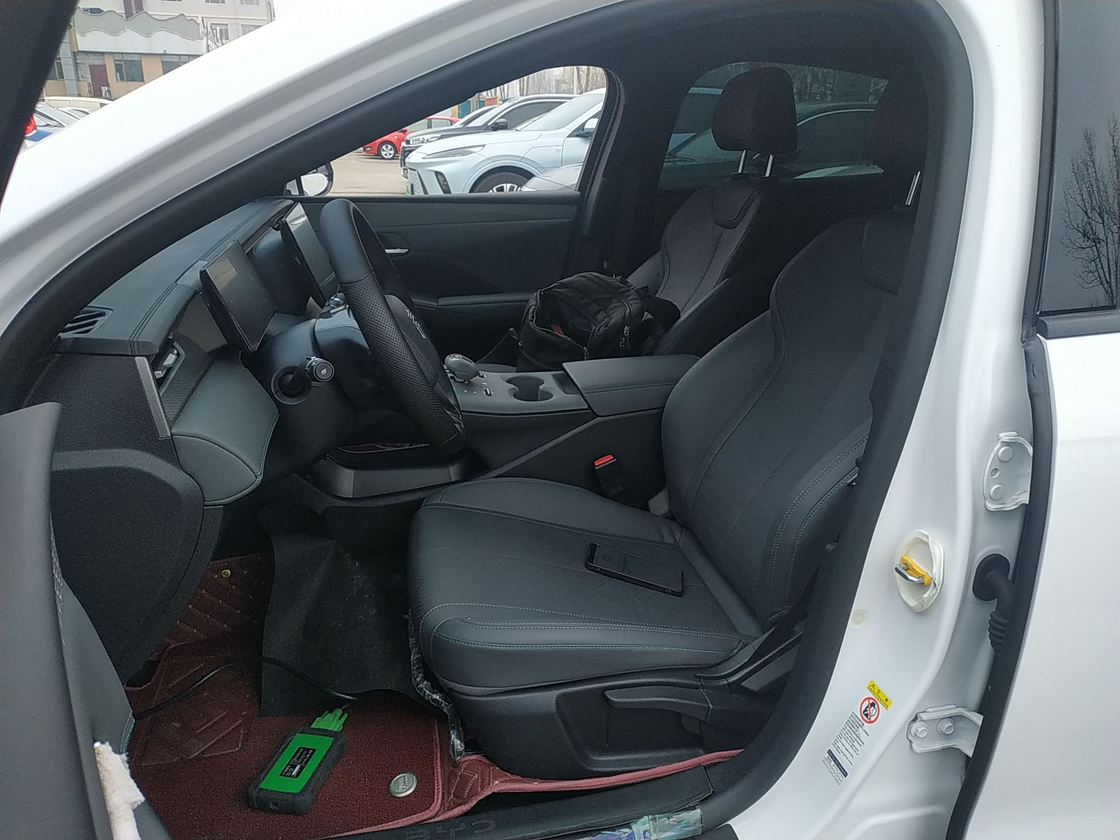 Переднее сиденье в автомобиле