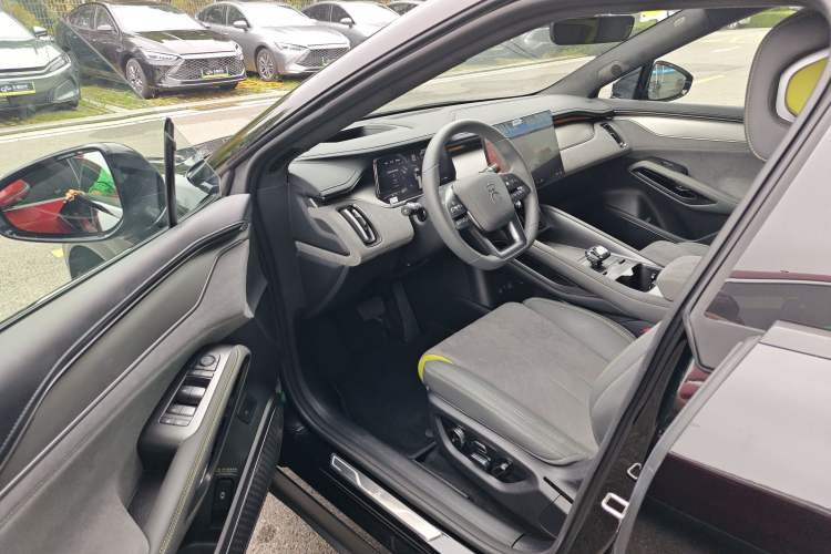 Used BYD Song L EV 2025 Intelligent Driving Version 602 km Range LiDAR-equipped All-Wheel-Drive Type
