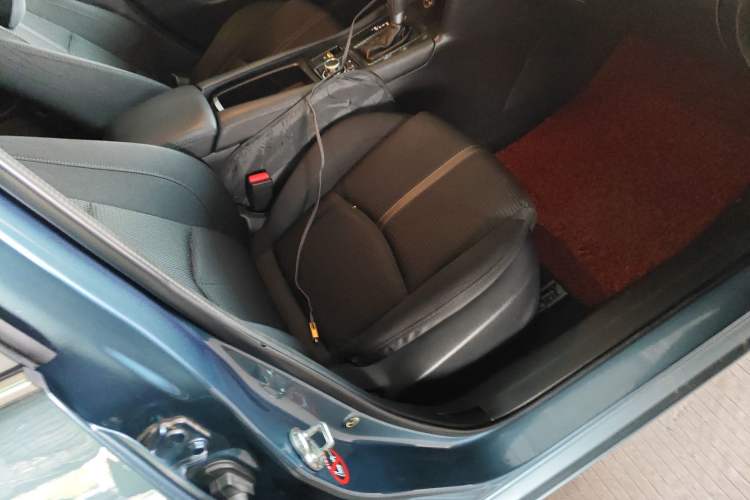 Used Mazda Mazda 3 Axela 2017 Hatchback 2.0L Automatic Luxury Model Emission Standard China V