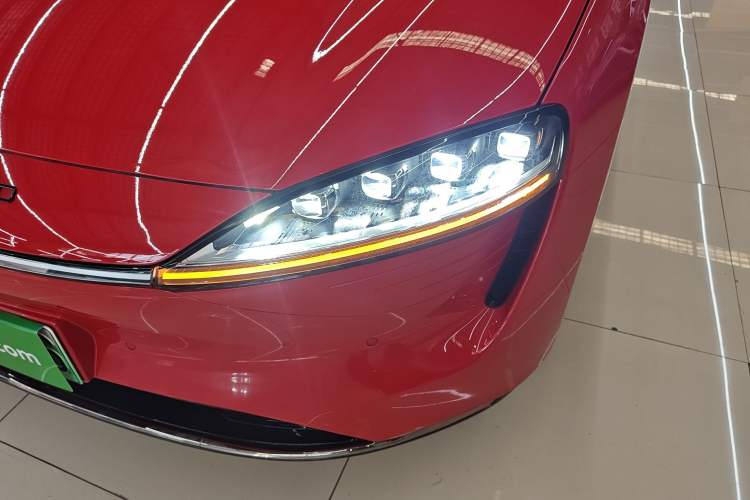 Used Hima Luxeed S7 2025 785 km Ultra
