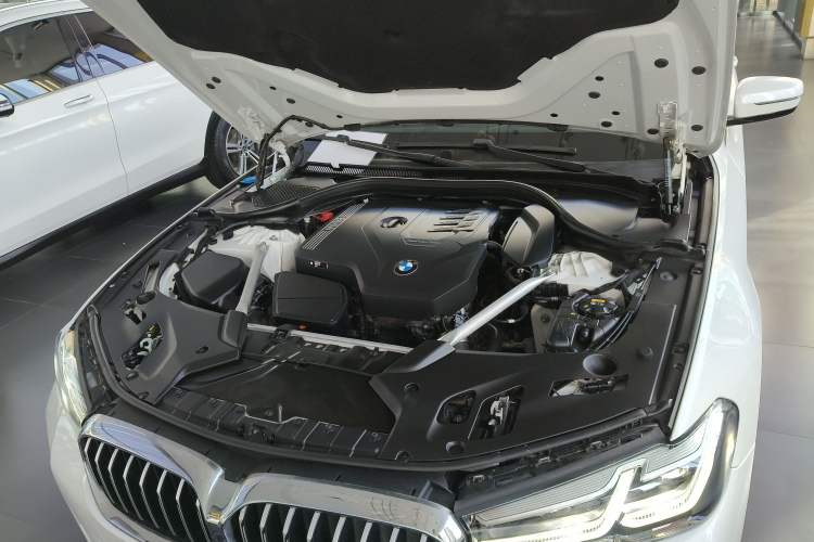 Used BMW 5 Series 2022 Second Facelift 525Li M Sport Package
