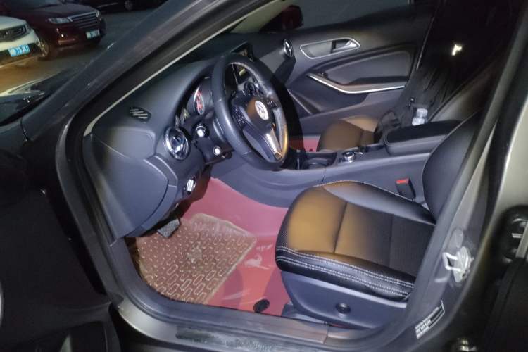 Used Mercedes-Benz GLA 2015 GLA 200 Fashion Model