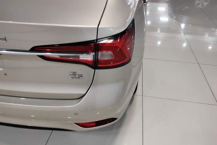Used Roewe i5 2019 1.5L Manual 4G Connectable Langhao Edition
