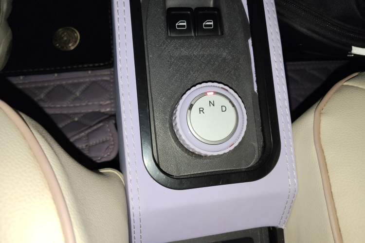 Used Chery QQ Ice Cream 2022 120km Conical Shape Lithium Iron Phosphate
