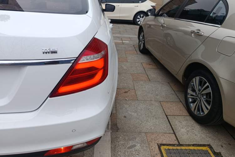 Used Geely Auto Emgrand 2017 Sedan Million Edition 1.5L CVT Luxury Model
