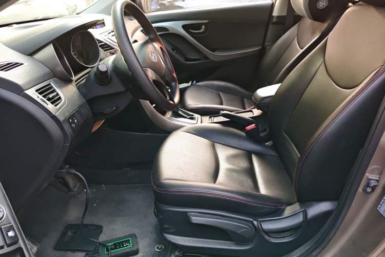 Used Hyundai Elantra 2015 1.6L Automatic Fashion Model