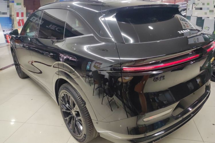 Used Zeekr 7X 2025 100 kWh Long-Range Rear-Wheel Drive with Intelligent Driving Features