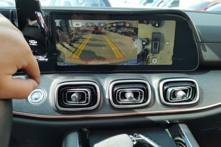 Used Chery Tiggo 9 2023 2.0T Dual-Clutch Two-Wheel Drive Leading Edition 5 Seats