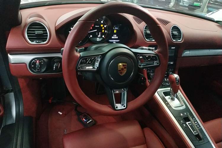 Used Porsche 718 2022 Spyder 2.0T
