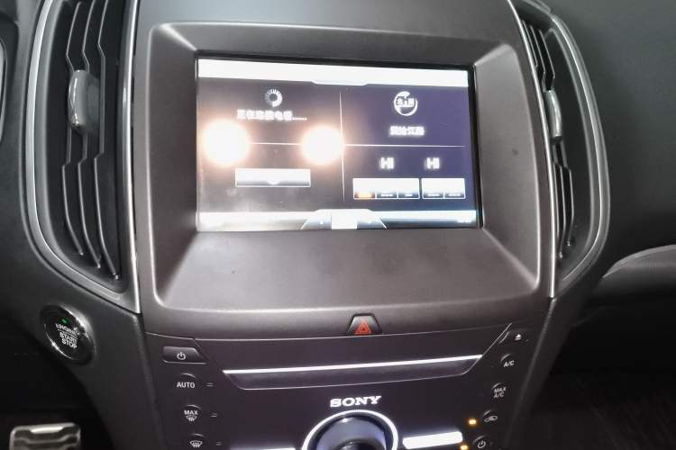 Used Ford Edge 2015 2.0T GTDi Four-Wheel Drive Prestige Model
