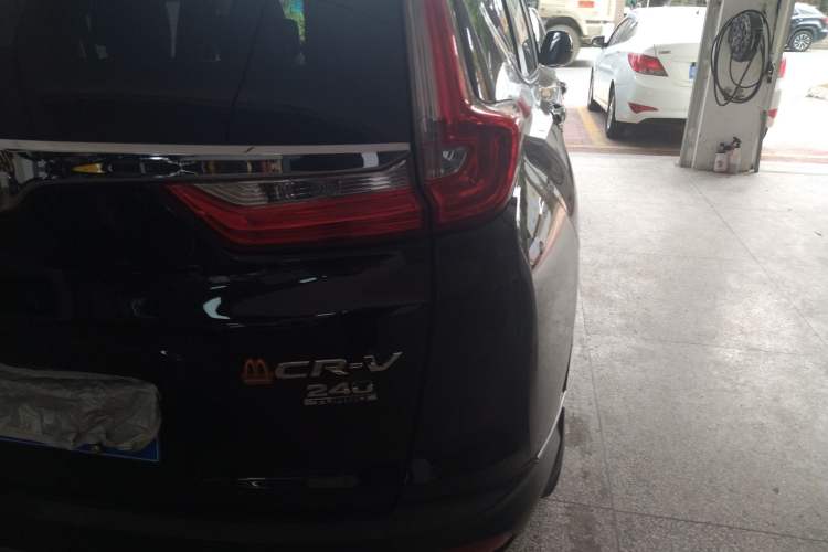 Used Honda CR-V 2017 240TURBO CVT Front-Wheel Drive Fashion Edition
