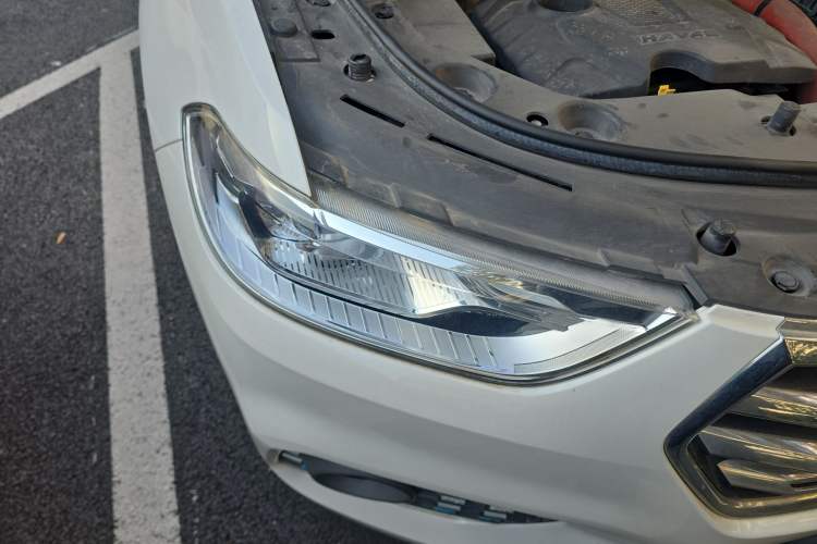 Used Haval H2 2018 Chuanxiang Edition 1.5T Dual-Clutch Two-Wheel Drive Fashion Model China V Standard