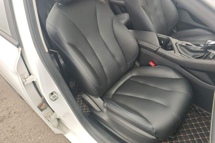 Used Roewe i5 2021 1.5L CVT Platinum Edition
