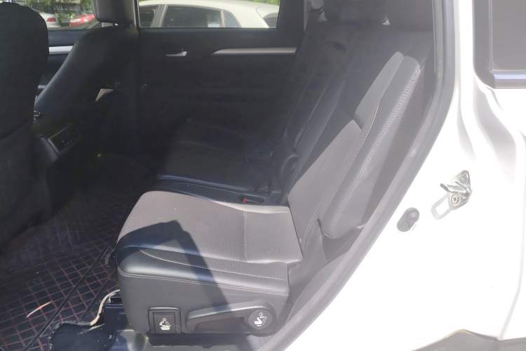 Used Toyota Highlander 2018 2.0T Four-Wheel Drive Luxury Edition 7 Seats China V Emission Standard
