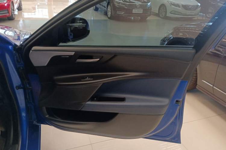 Used Jaguar XE 2018 2.0T 250 PS Two-Wheel-Drive R-Sport Sport Edition