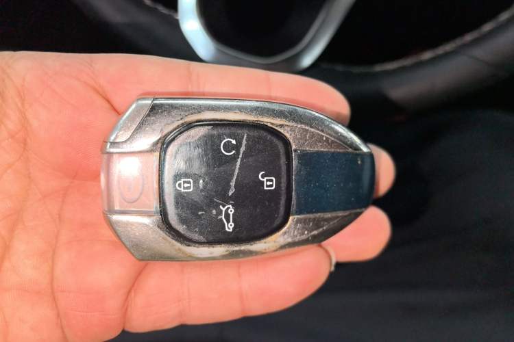 Used GAC Trumpchi GS8 2022 Linghang Series 2.0 TGDI Two-Wheel-Drive Luxury Smart Connectivity Version (7 Seats)
