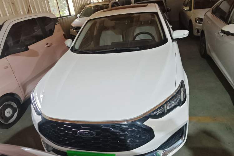 Used Ford Escort 2021 1.5L Automatic Diamond Edition
