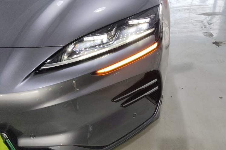 Used BYD Song PLUS New Energy 2025 EV Intelligent Driving Version 520km Premium Model
