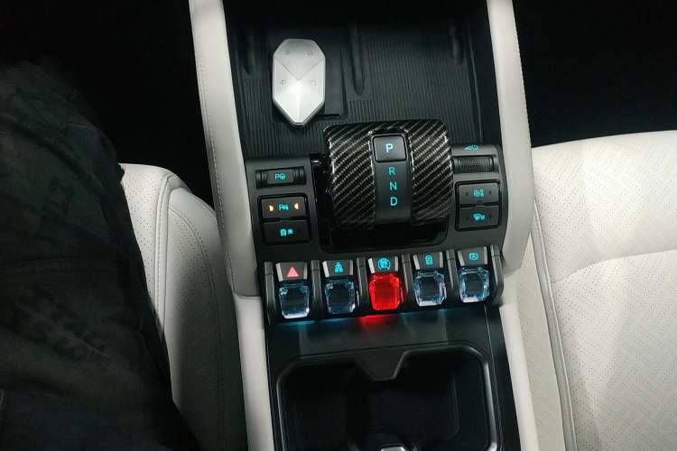 Used  Titanium 3 2025 501 km All-Wheel Drive Intelligent Driving Max Edition