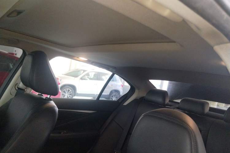 Used Infiniti Q50L 2016 2.0T Comfort Edition
