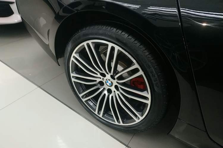 Used BMW 5 Series 2018 Restyled 530Li Luxury Edition M Sport Package
