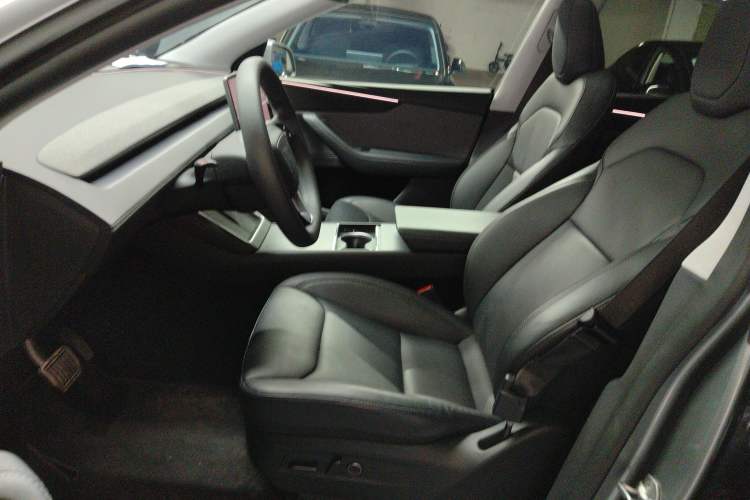 Used Tesla Model Y 2025 Rear-Wheel-Drive Version