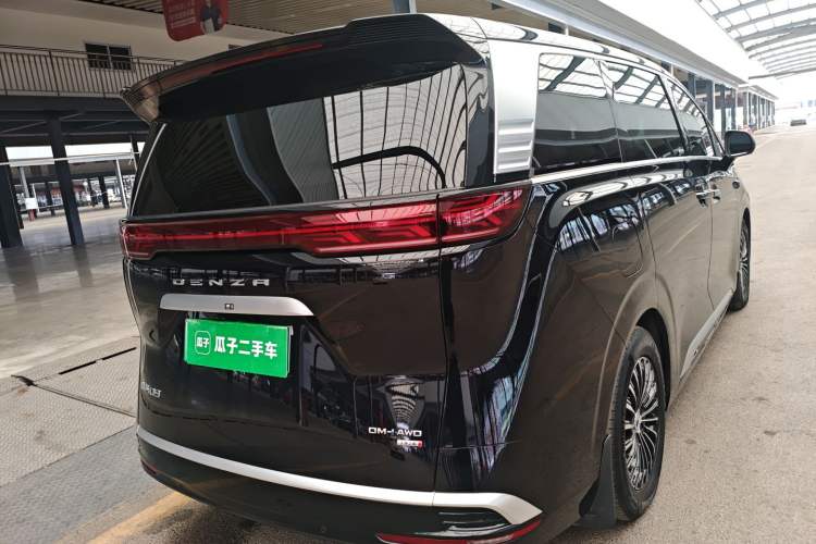 Used Denza D9 2025 DM-i Smart Drive 1020 Four-Wheel Drive Premium Model