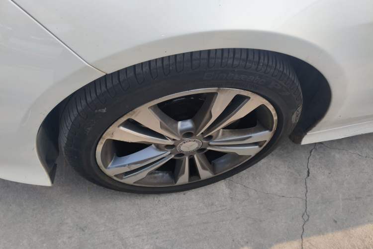 Used Mercedes-Benz E-Class 2015 E 260 L Sport & Fashion Model
