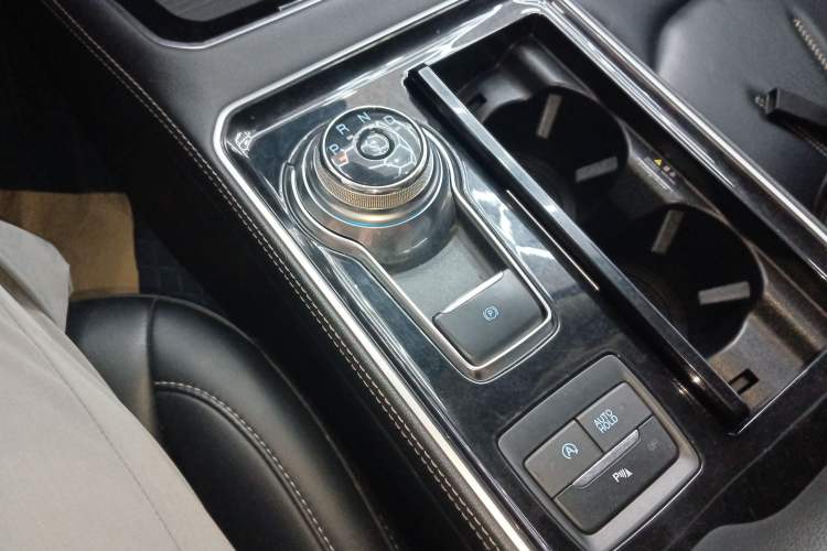 Used Ford Edge 2021 PLUS EcoBoost 245 Two-Wheel-Drive Titanium 7-Seater
