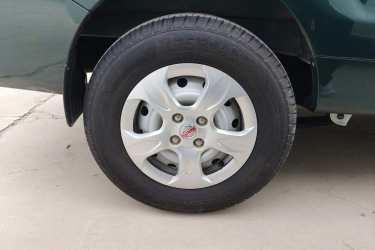 Used SRM New Haishi X30L 2025 1.5L Wealth Edition Minibus 5/6/7 Seats No Air Conditioning Double Doors
