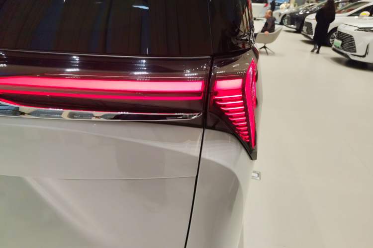 Used Buick GL8 New Energy 2024 Lu Zun Luxury Edition 6-Seater
