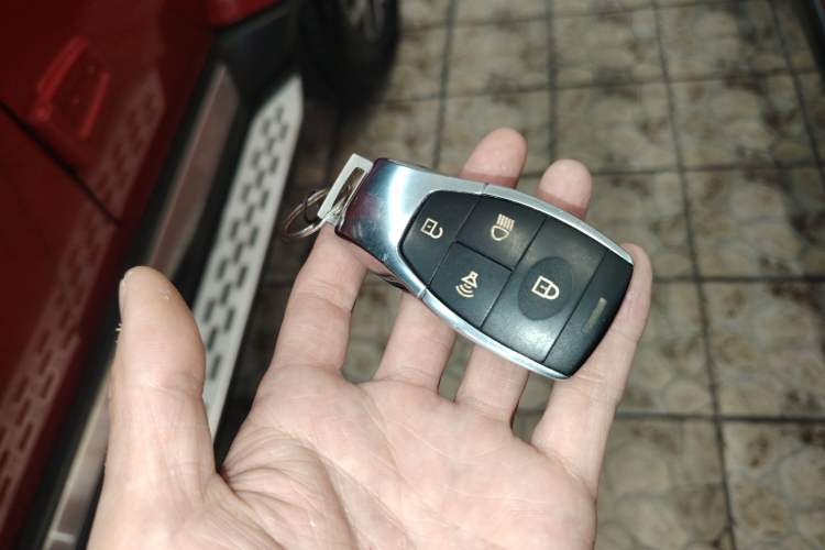 Used  BJ40 2020 2.0T Automatic Four-Wheel Drive Urban Hunter Edition Chivalrous Type
