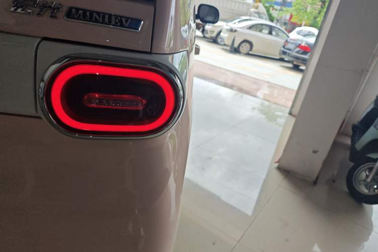 Used Wuling Hongguang MINIEV 2024 3rd Generation 215km Advanced Version
