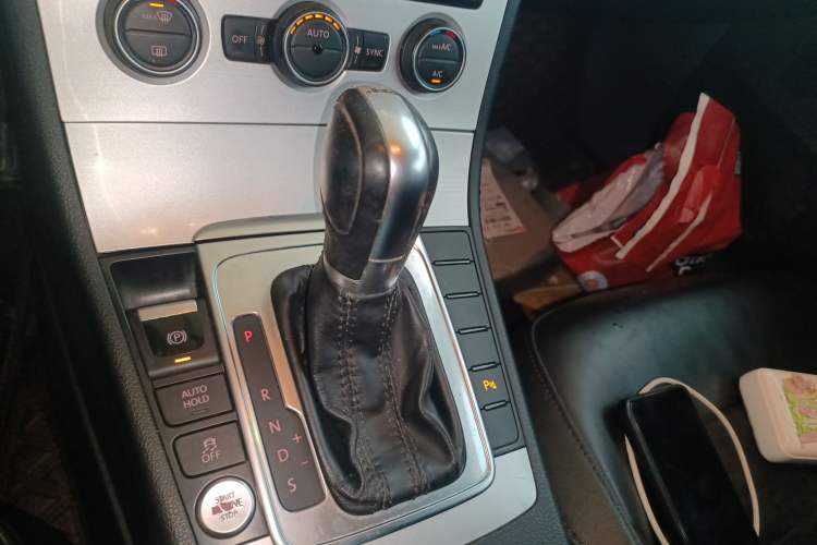 Used Volkswagen Magotan 2015 Facelift 1.8TSI Luxury Model