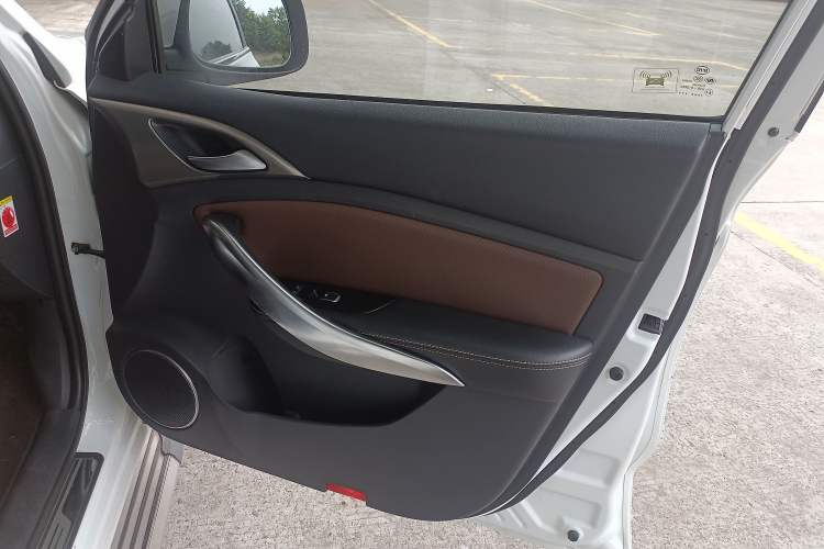 Used BYD Song 2016 GaiShi Edition 1.5TID Automatic Elite Model
