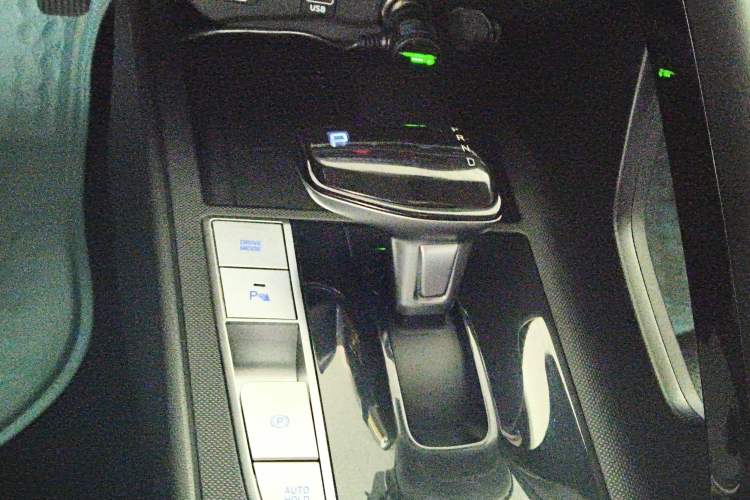 Used Hyundai Elantra 2021 1.5L CVT LUX Prestige Edition
