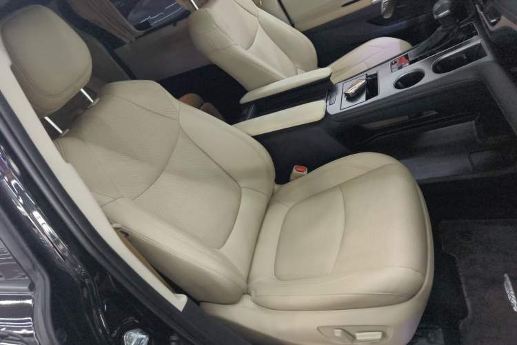 Used Toyota Sienna 2023 2.5L Hybrid Deluxe Edition
