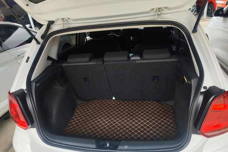 Used Volkswagen Polo 2018 1.5L Automatic Enjoyment Model
