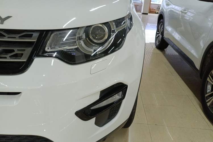 Used Land Rover Discovery Sport 2018 240 PS SE Version